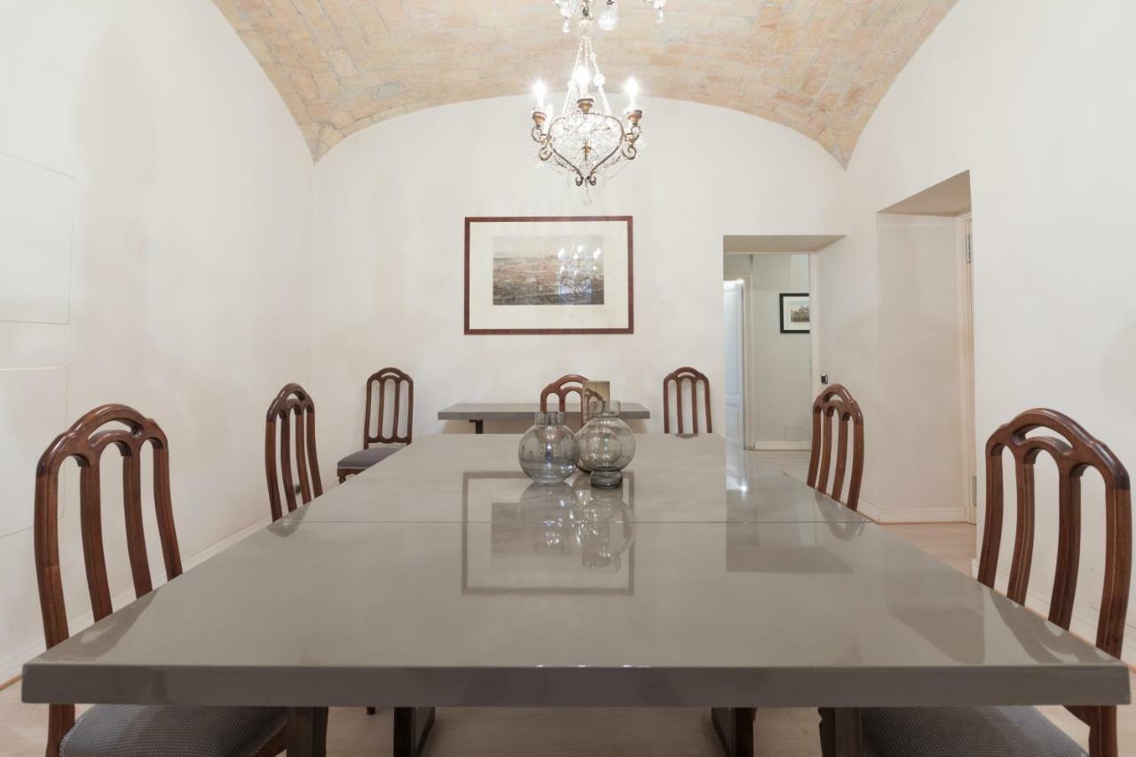 Amazing 4 Bedrooms With Garden Apartment Rom