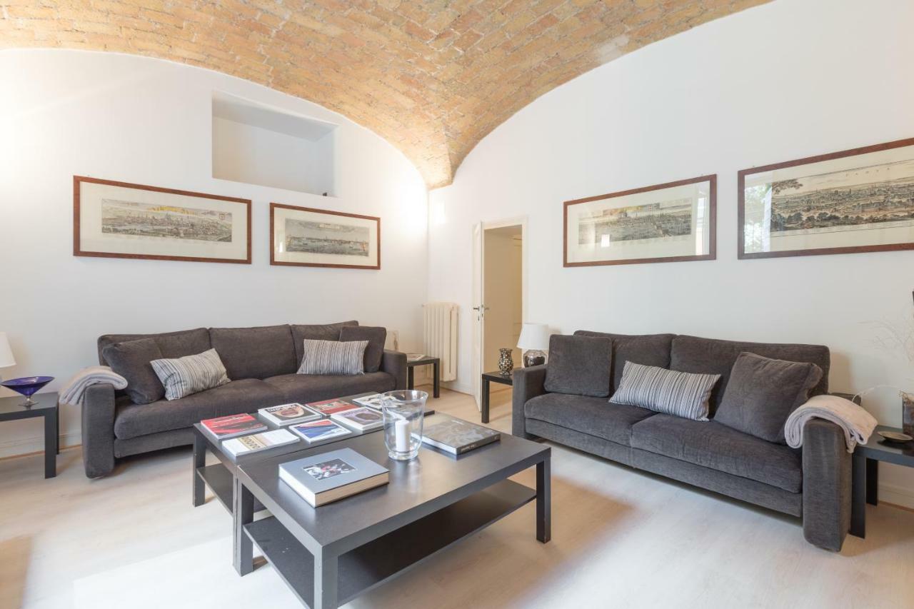 Amazing 4 Bedrooms With Garden Apartment